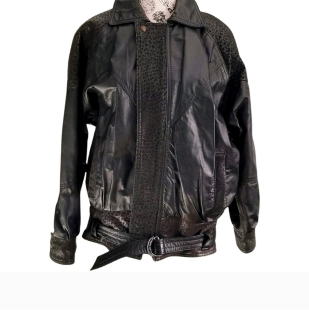 ๐จ๐ฆ Vintage 90s Black Leather Bomber Jacket Embossed Leopard Texture - Picture 6 of 6